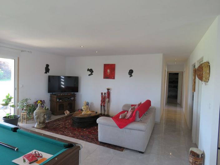 Image No.7-3 Bed Villa for sale