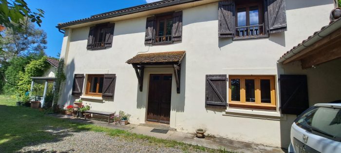 Image No.1-4 Bed House for sale