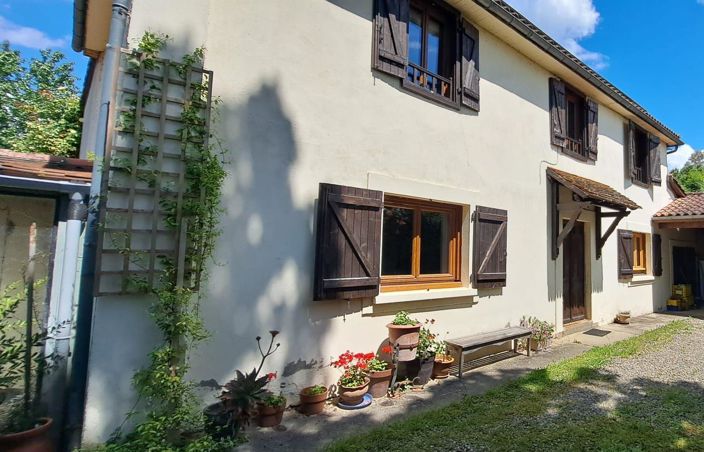 Image No.2-4 Bed House for sale