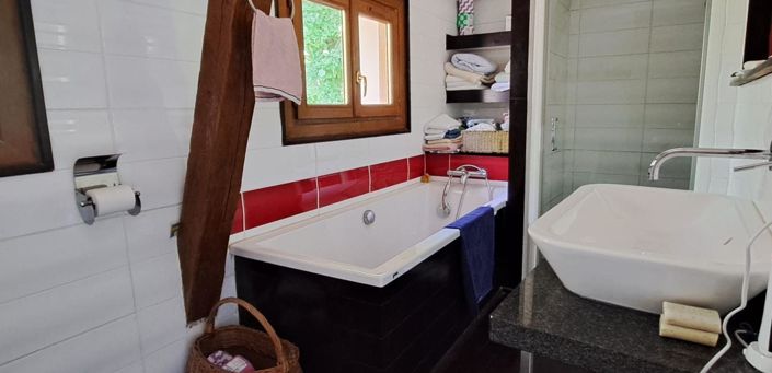 Image No.56-4 Bed House for sale