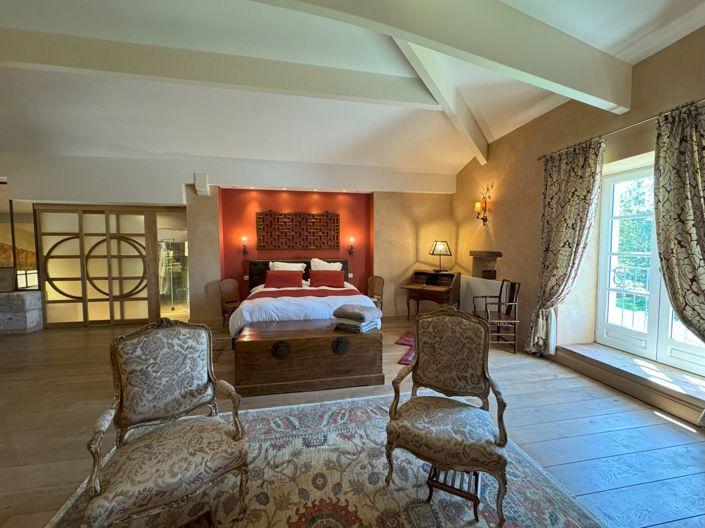 Image No.13-11 Bed Property for sale