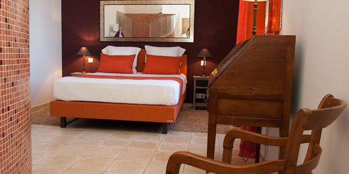 Image No.33-11 Bed Property for sale