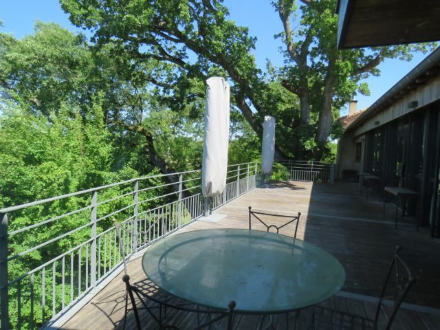 Image No.48-11 Bed Property for sale