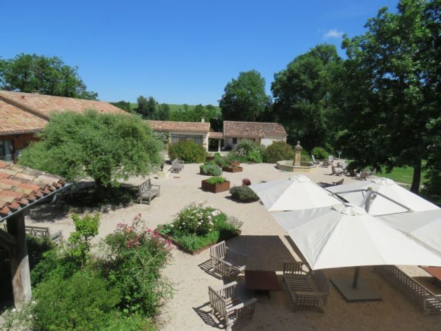 Image No.52-11 Bed Property for sale