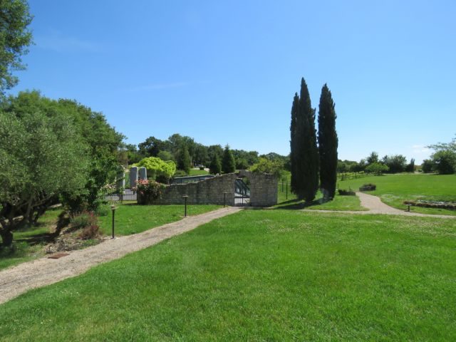 Image No.59-11 Bed Property for sale