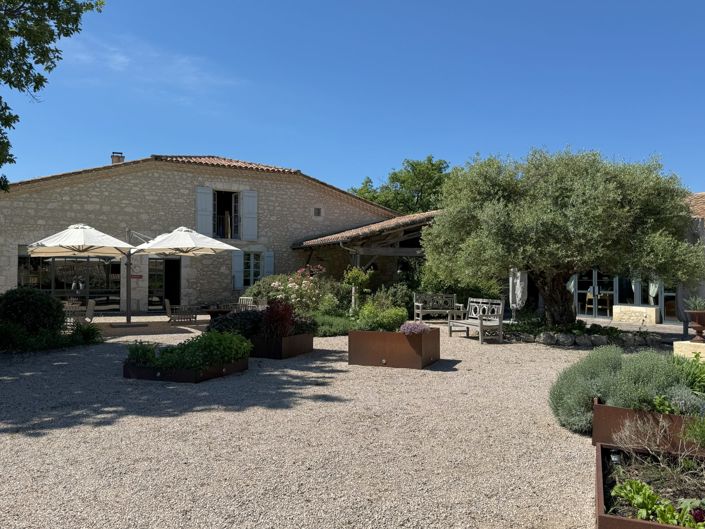 Image No.60-11 Bed Property for sale