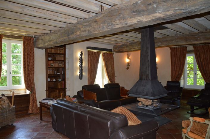 Image No.7-11 Bed Property for sale