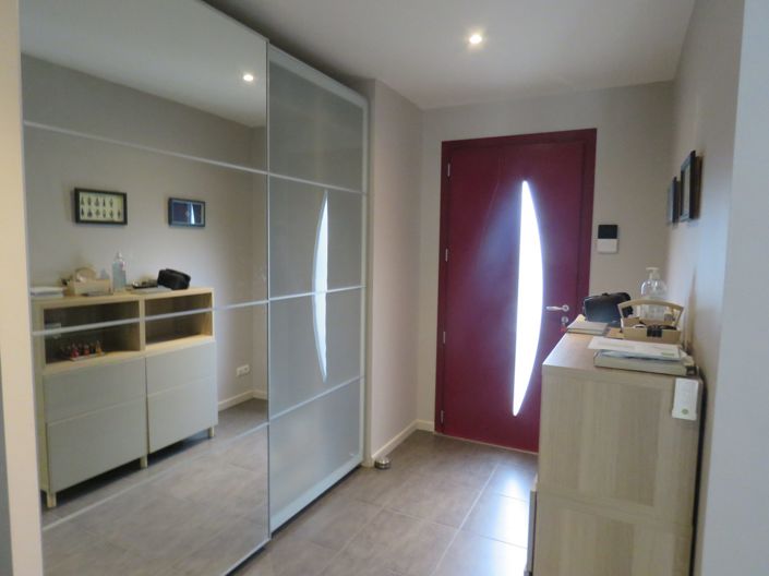 Image No.11-3 Bed House for sale