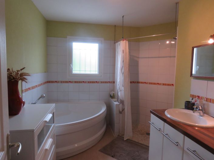 Image No.22-3 Bed House for sale