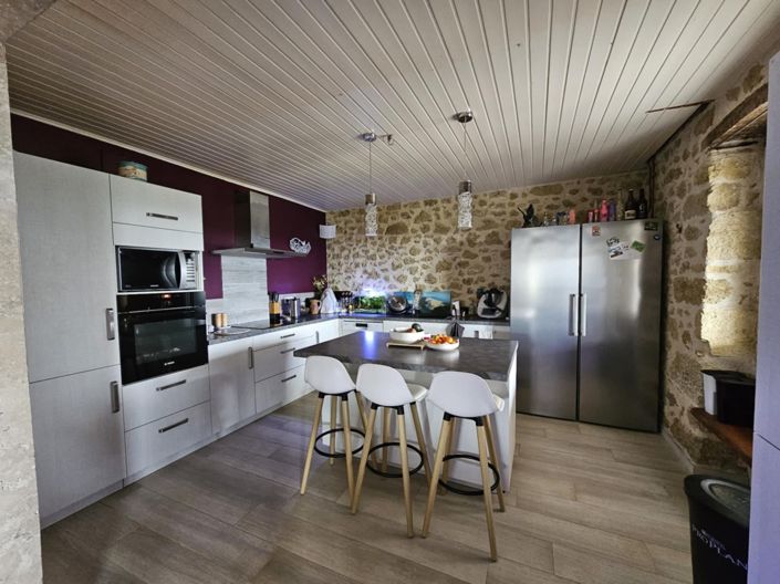 Image No.3-6 Bed House for sale