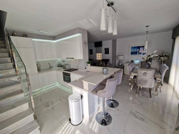 Image No.40-4 Bed Villa for sale