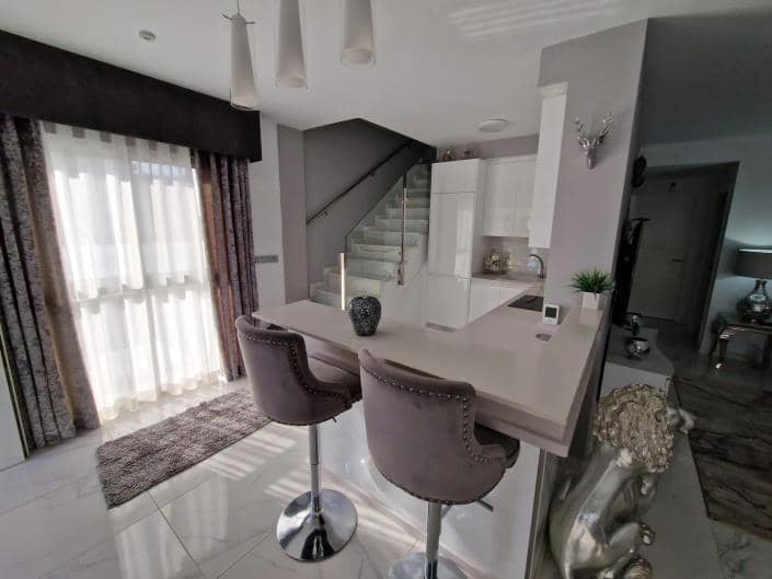 Image No.42-4 Bed Villa for sale