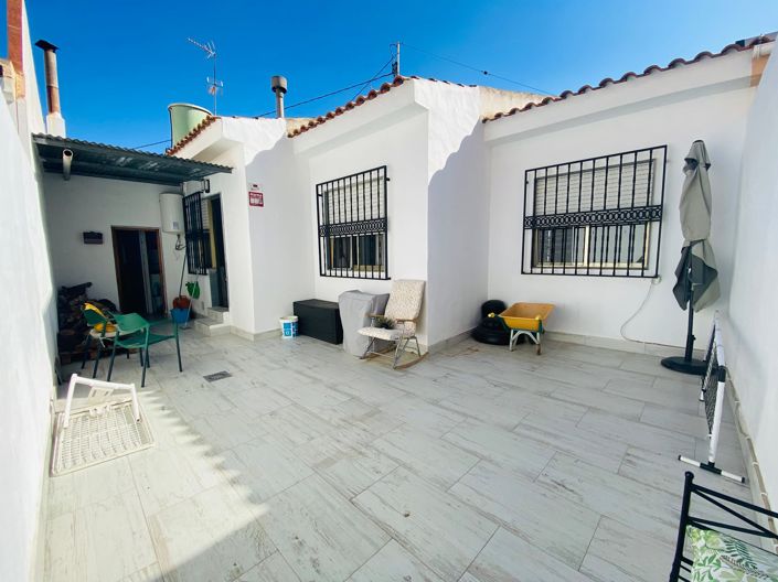 Image No.28-3 Bed Bungalow for sale