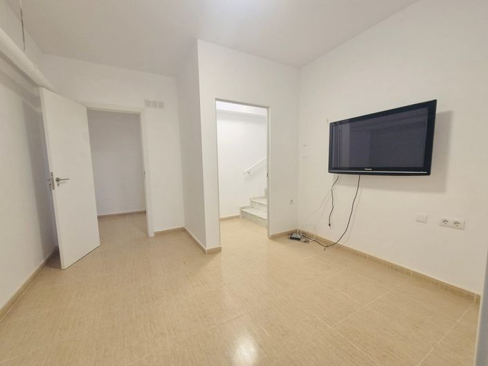 Image No.18-2 Bed Townhouse for sale