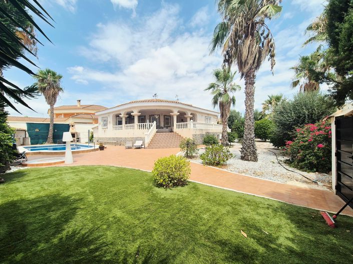 Image No.1-3 Bed Villa for sale
