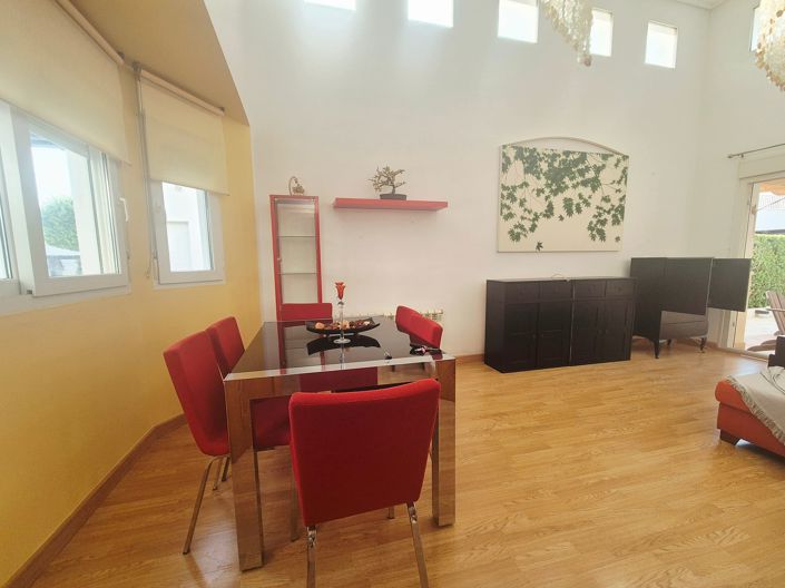 Image No.6-2 Bed Villa for sale