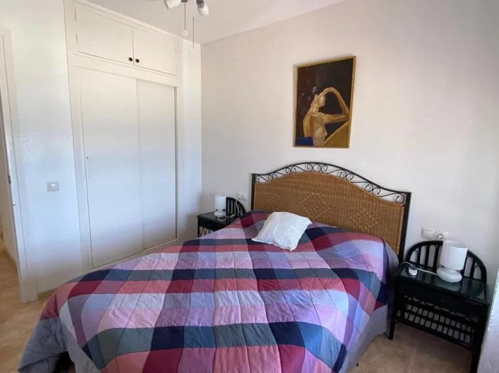 Image No.21-3 Bed Apartment for sale