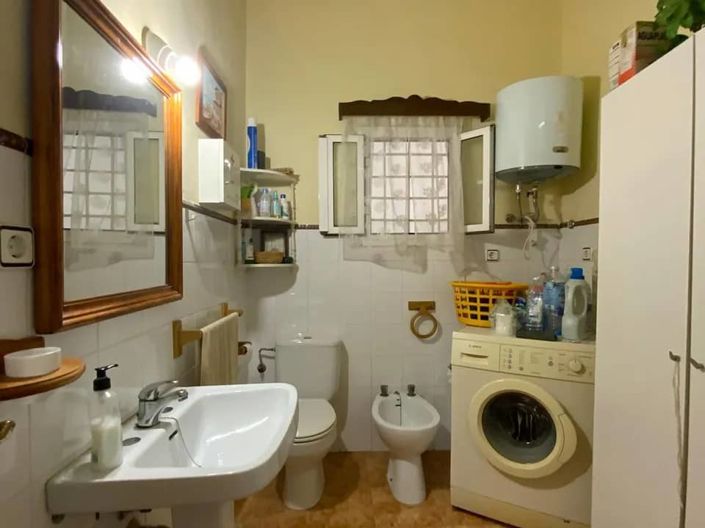 Image No.19-3 Bed Country House for sale