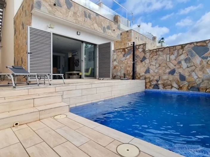 Image No.3-3 Bed Villa for sale