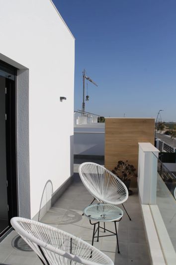 Image No.44-2 Bed Villa / Detached for sale