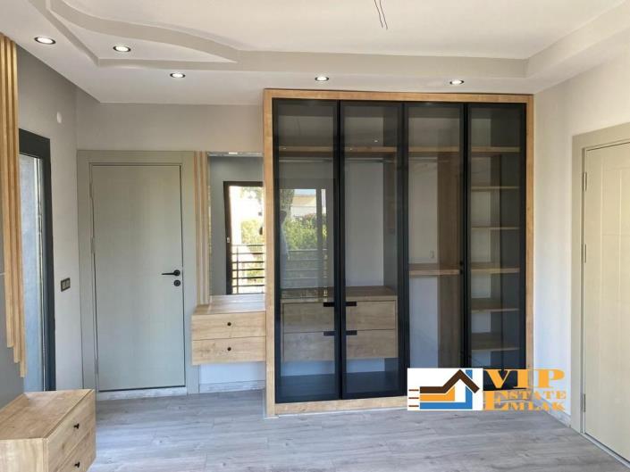 Image No.5-4 Bed Villa / Detached for sale