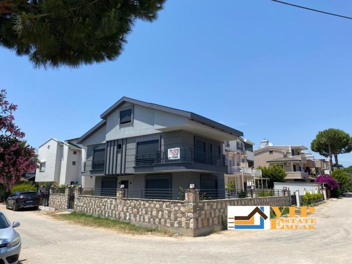 Image No.1-4 Bed Villa / Detached for sale