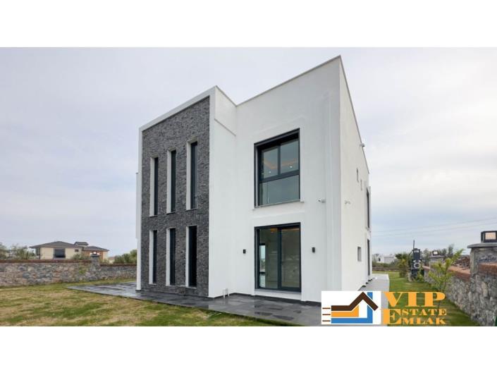 Image No.43-5 Bed Villa / Detached for sale