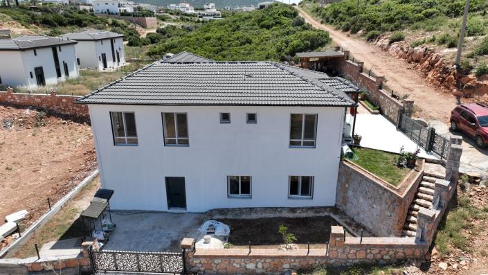 Image No.45-5 Bed Bungalow for sale