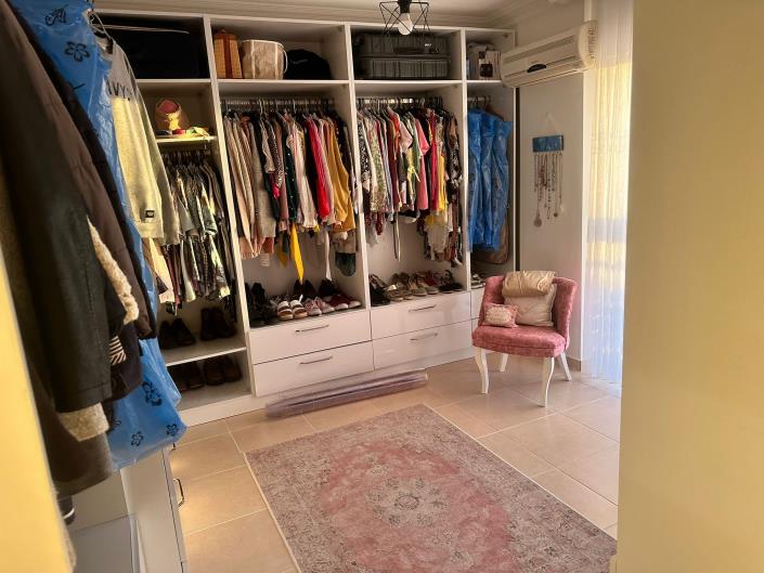 Image No.27-4 Bed Villa / Detached for sale