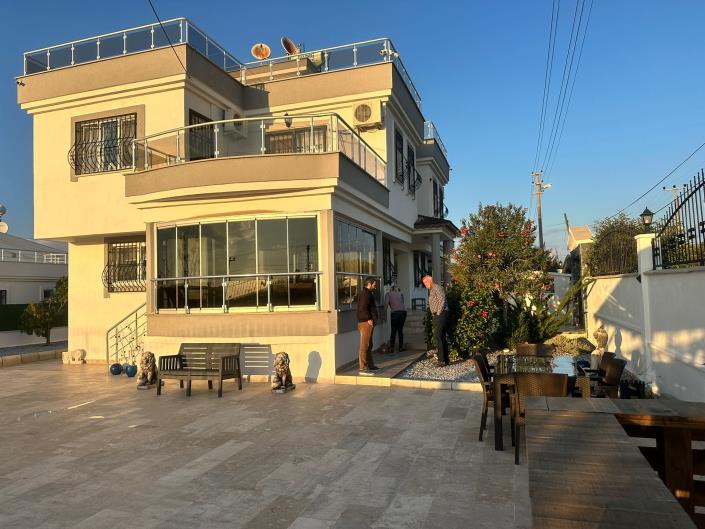 Image No.48-4 Bed Villa / Detached for sale