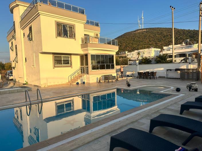 Image No.4-4 Bed Villa / Detached for sale