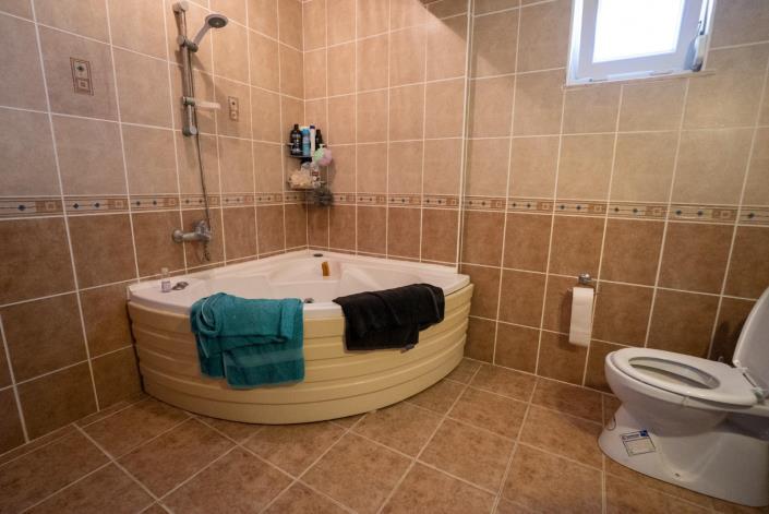 Image No.37-3 Bed Semi-Detached for sale