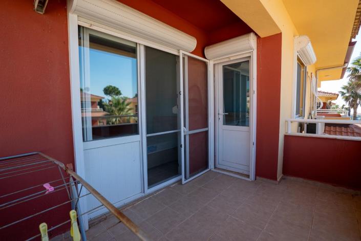 Image No.40-3 Bed Semi-Detached for sale