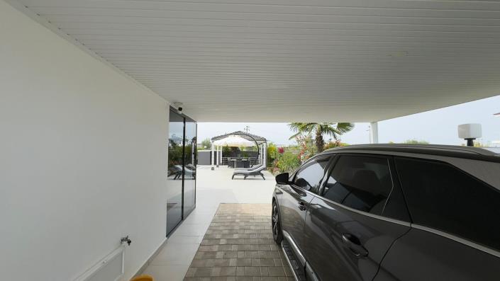 Image No.15-9 Bed Villa / Detached for sale