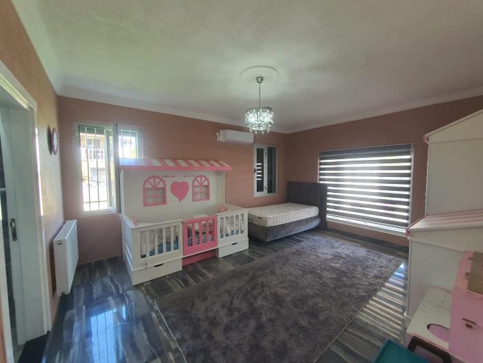 Image No.16-9 Bed Villa / Detached for sale