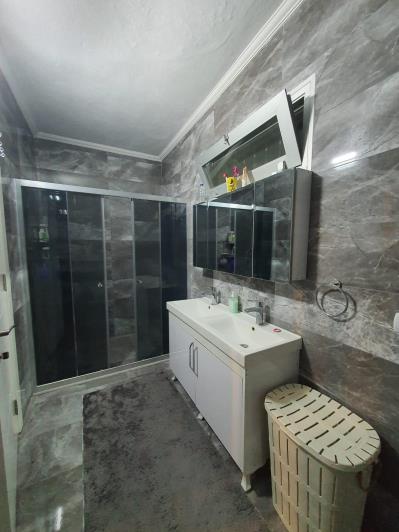 Image No.17-9 Bed Villa / Detached for sale