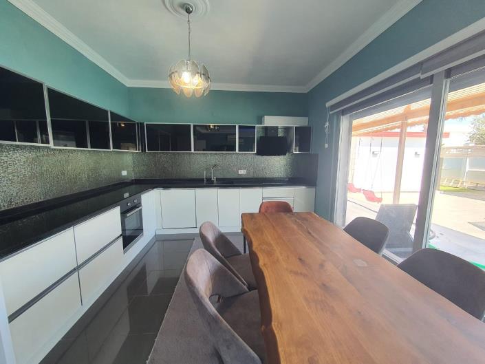 Image No.10-9 Bed Villa / Detached for sale