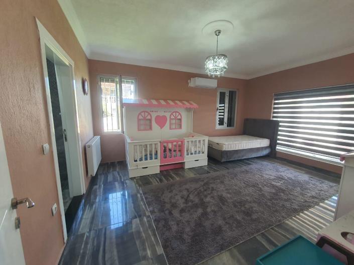 Image No.26-9 Bed Villa / Detached for sale