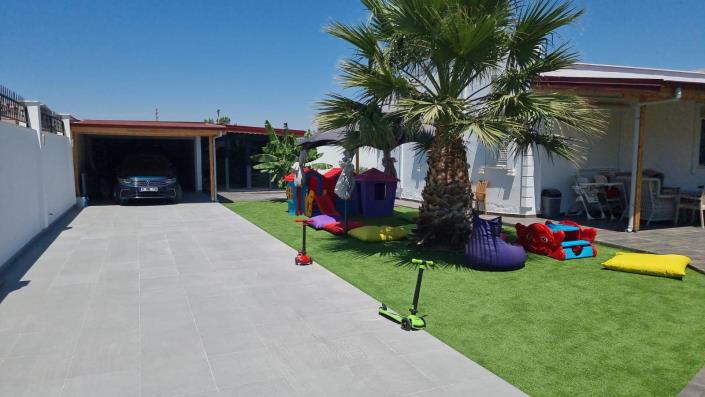 Image No.36-9 Bed Villa / Detached for sale