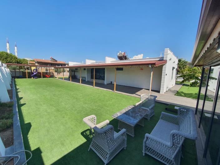 Image No.41-9 Bed Villa / Detached for sale