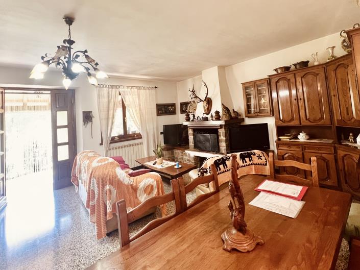 Image No.18-3 Bed Country House for sale