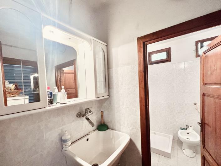 Image No.24-3 Bed Country House for sale