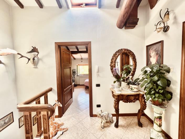 Image No.12-3 Bed Country House for sale