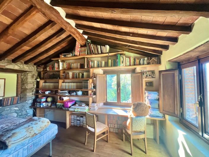 Image No.28-3 Bed Country House for sale