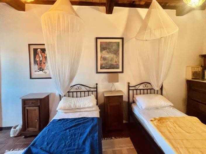 Image No.19-2 Bed Country House for sale