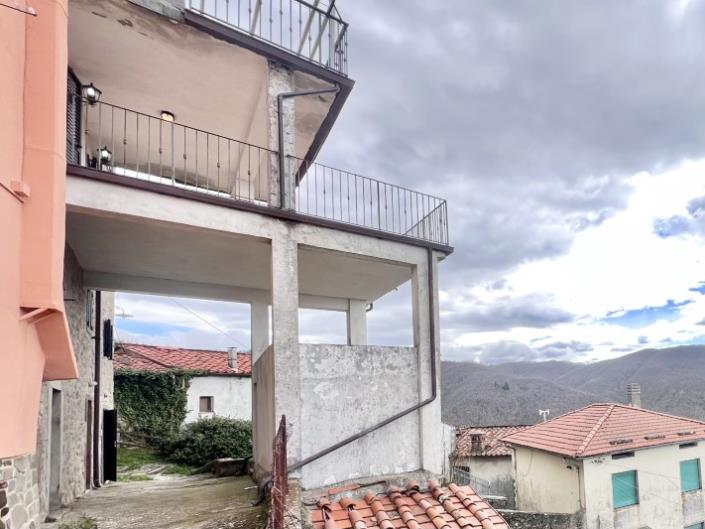 Image No.19-4 Bed Village House for sale