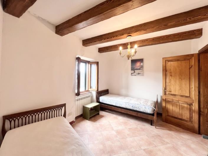 Image No.7-4 Bed Village House for sale