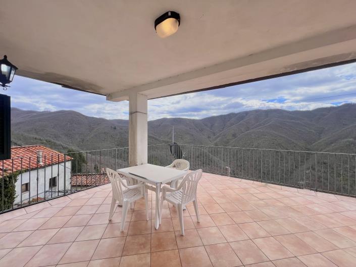 Image No.4-4 Bed Village House for sale