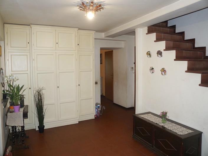 Image No.6-5 Bed House for sale