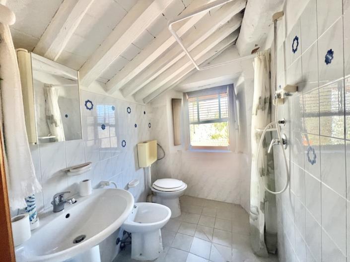 Image No.6-4 Bed Village House for sale